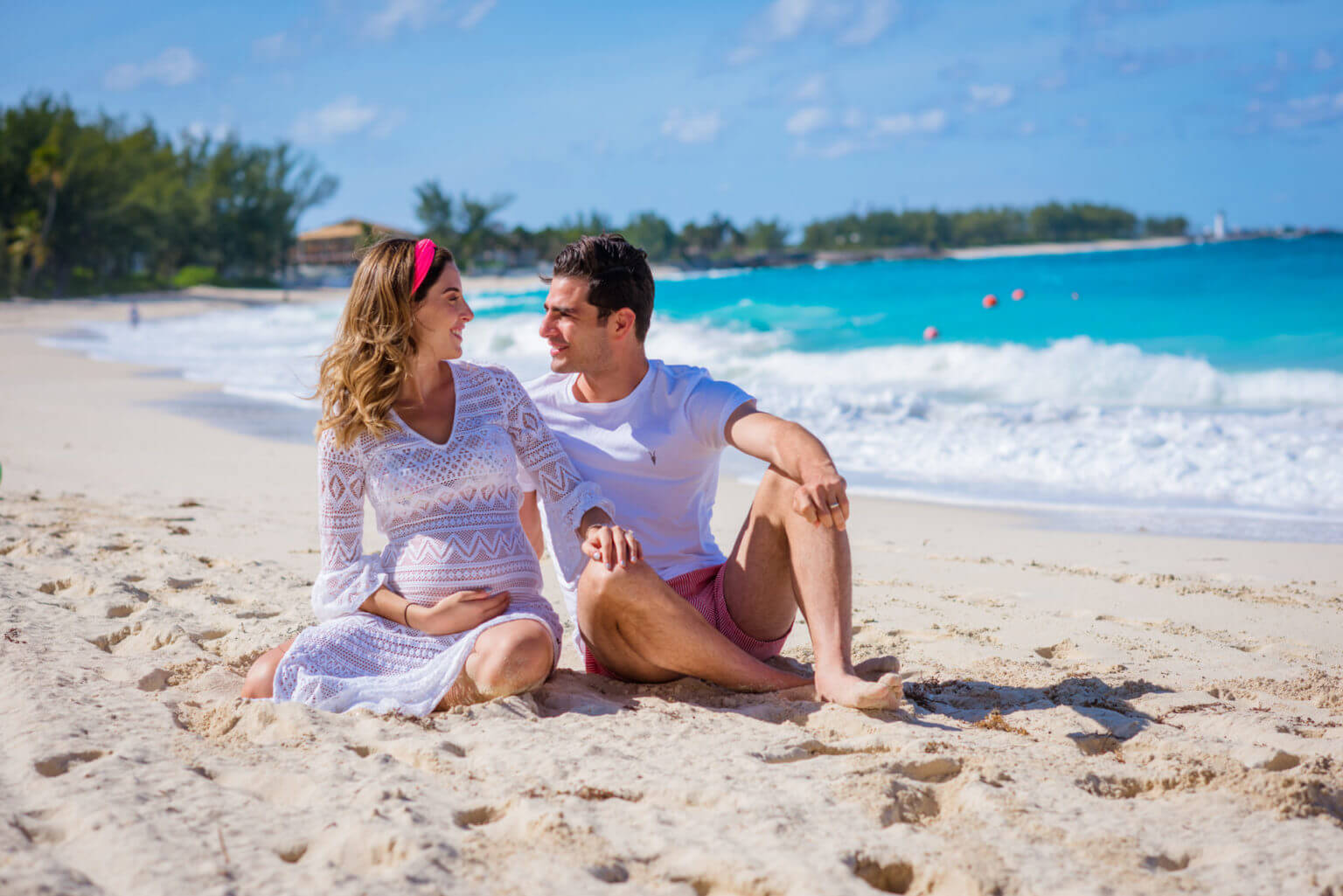 Beach Photoshoot Ideas & What to Wear: 7 Tips From a Pro Photographer