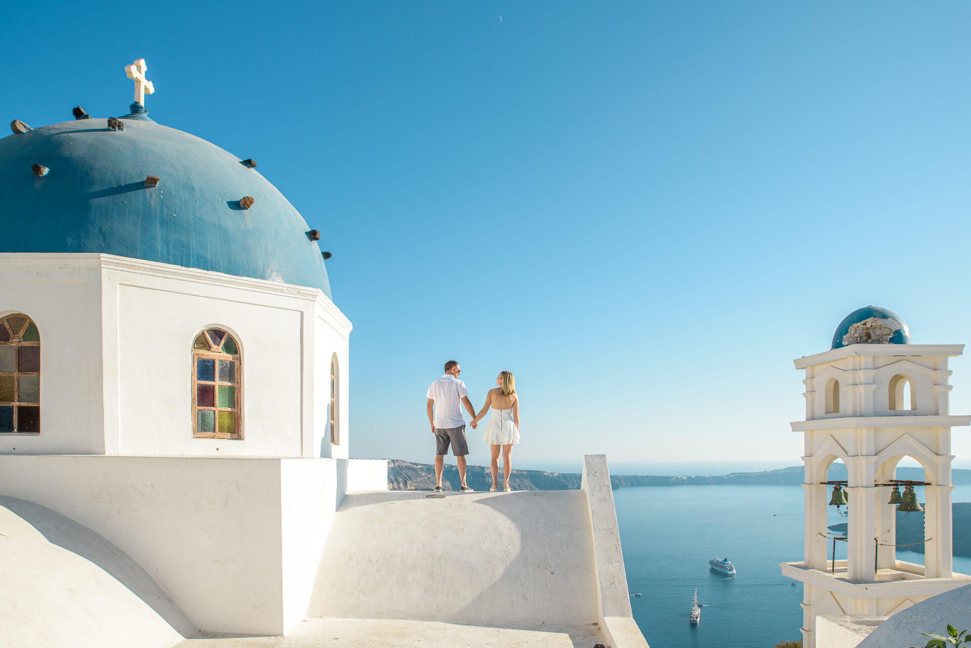 Find a Santorini Photographer: Photoshoot Prices & Packages
