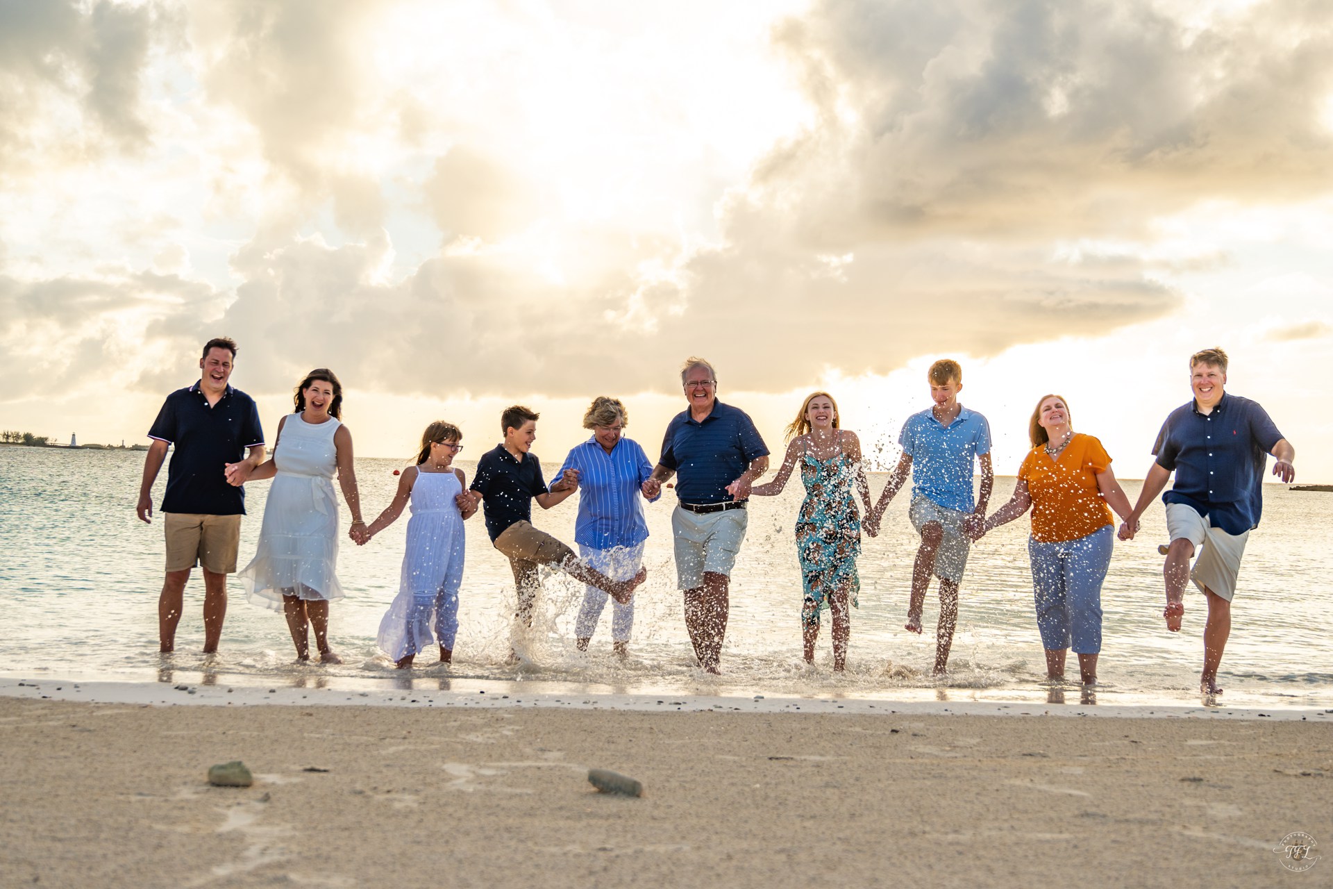 Group Photos at Atlantis, Bahamas - Local Lens