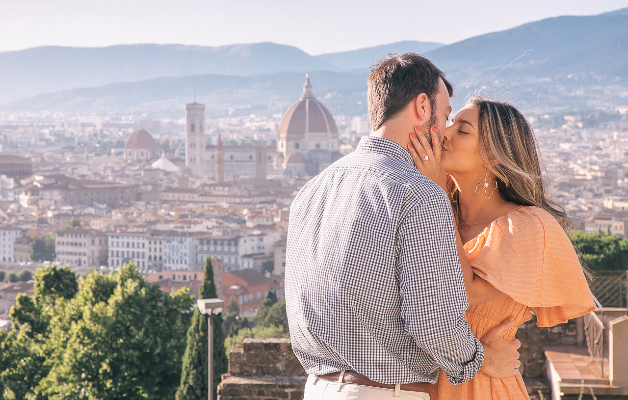 featured photo spot in Florence for proposals photo shoots