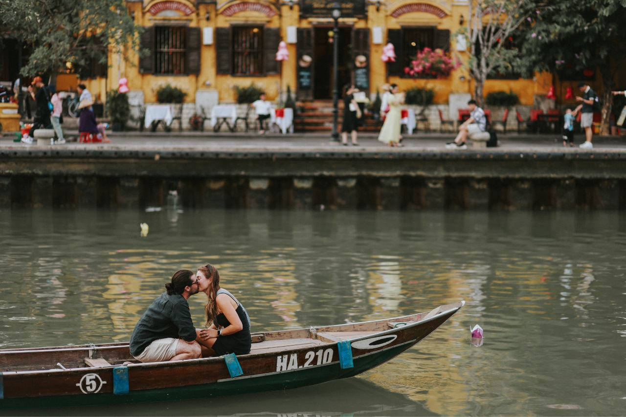 featured photo spot in Hoi An for proposals photo shoots