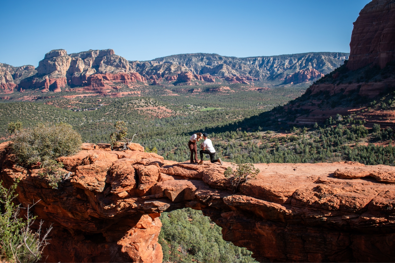 featured photo spot in Sedona for proposals photo shoots