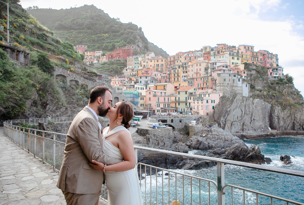 featured photo spot in Cinque Terre for proposals photo shoots