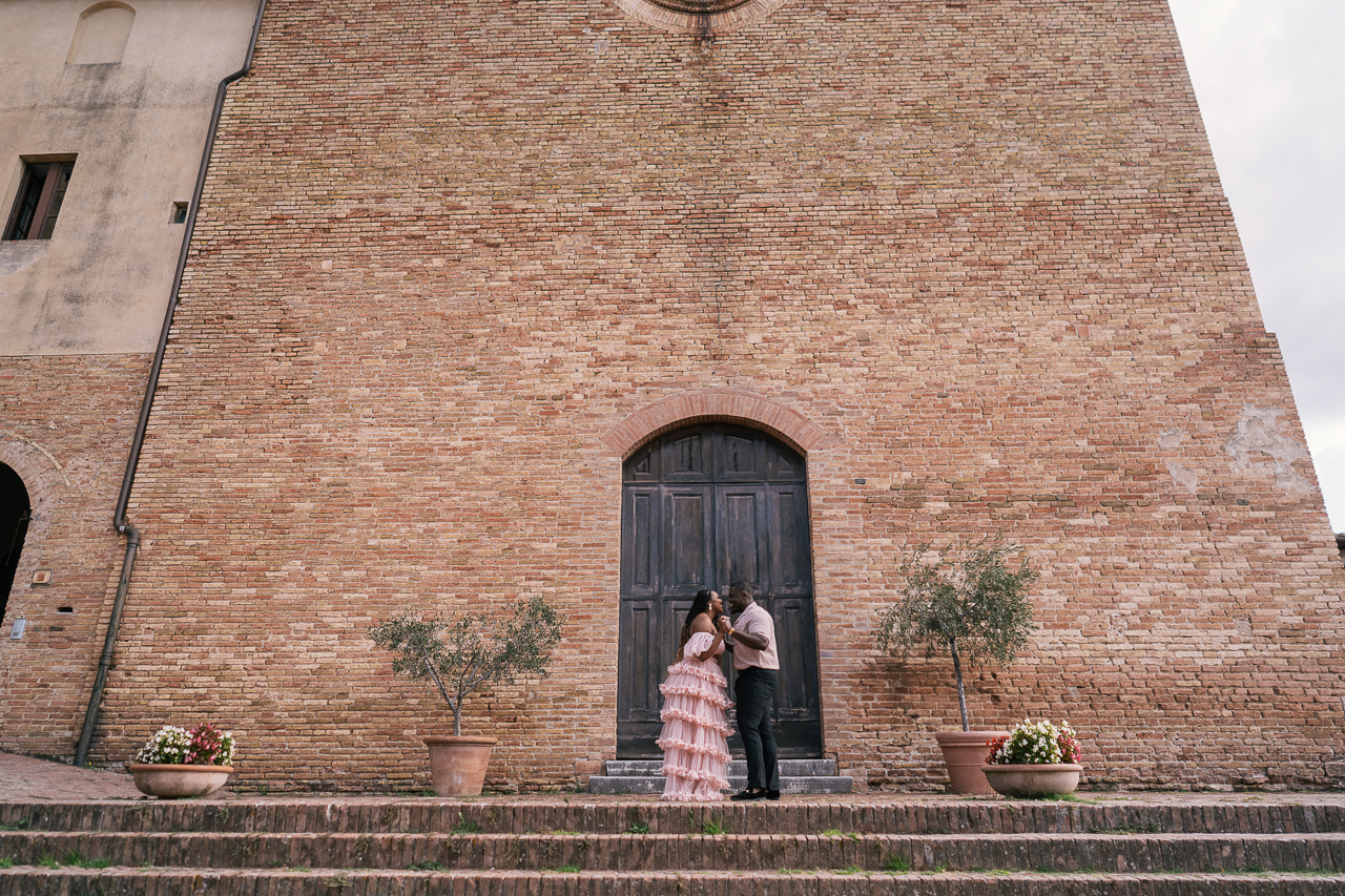 featured photo spot in Tuscany for proposals photo shoots gallery