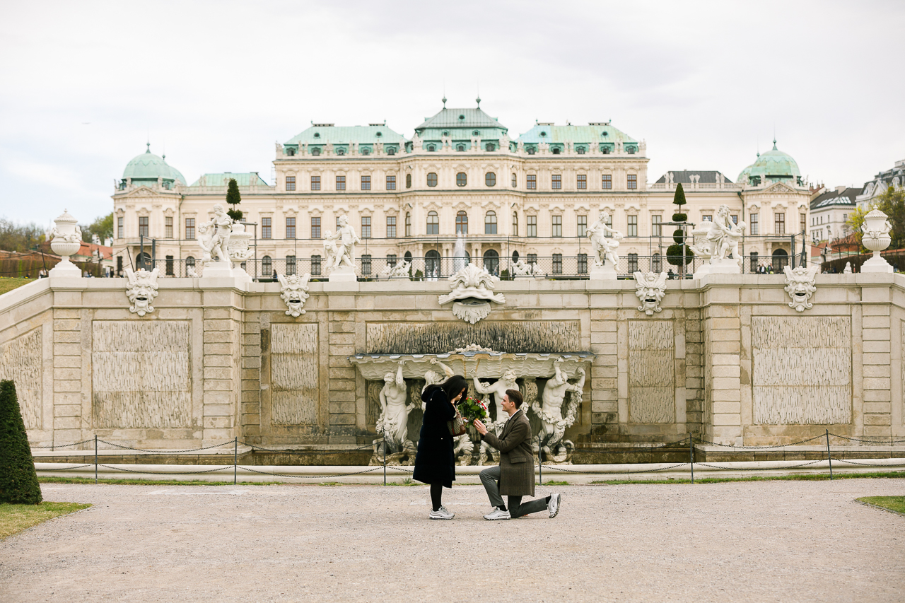 hire a proposal photograhper in Vienna