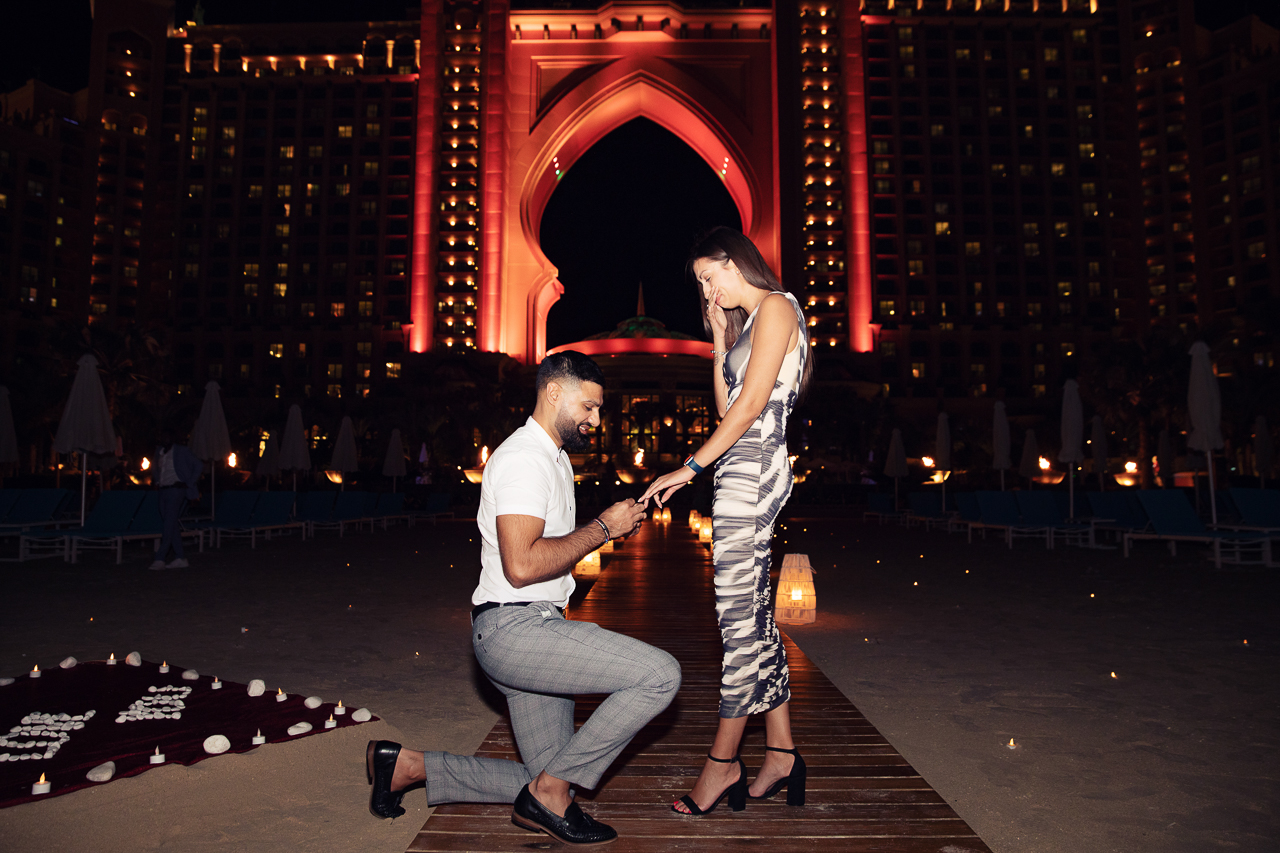 hire a proposal photograhper in Dubai