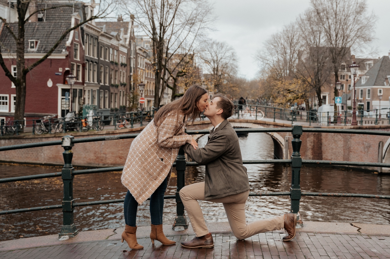 featured photo spot in Amsterdam for proposals photo shoots