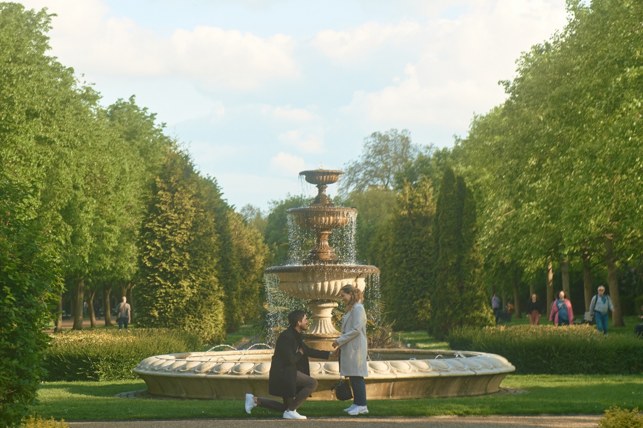 featured photo spot in London for proposals photo shoots