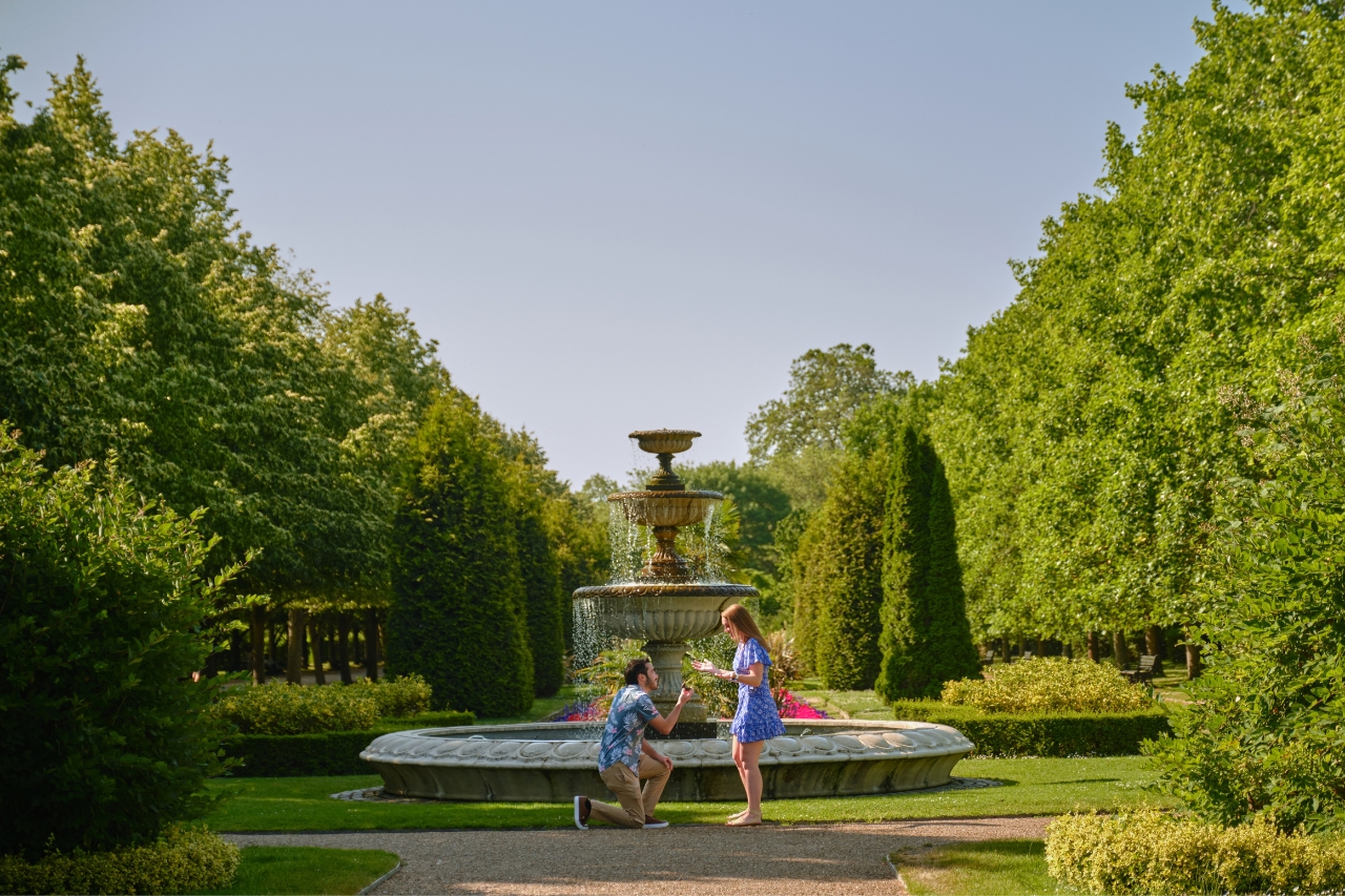 featured photo spot in London for proposals photo shoots