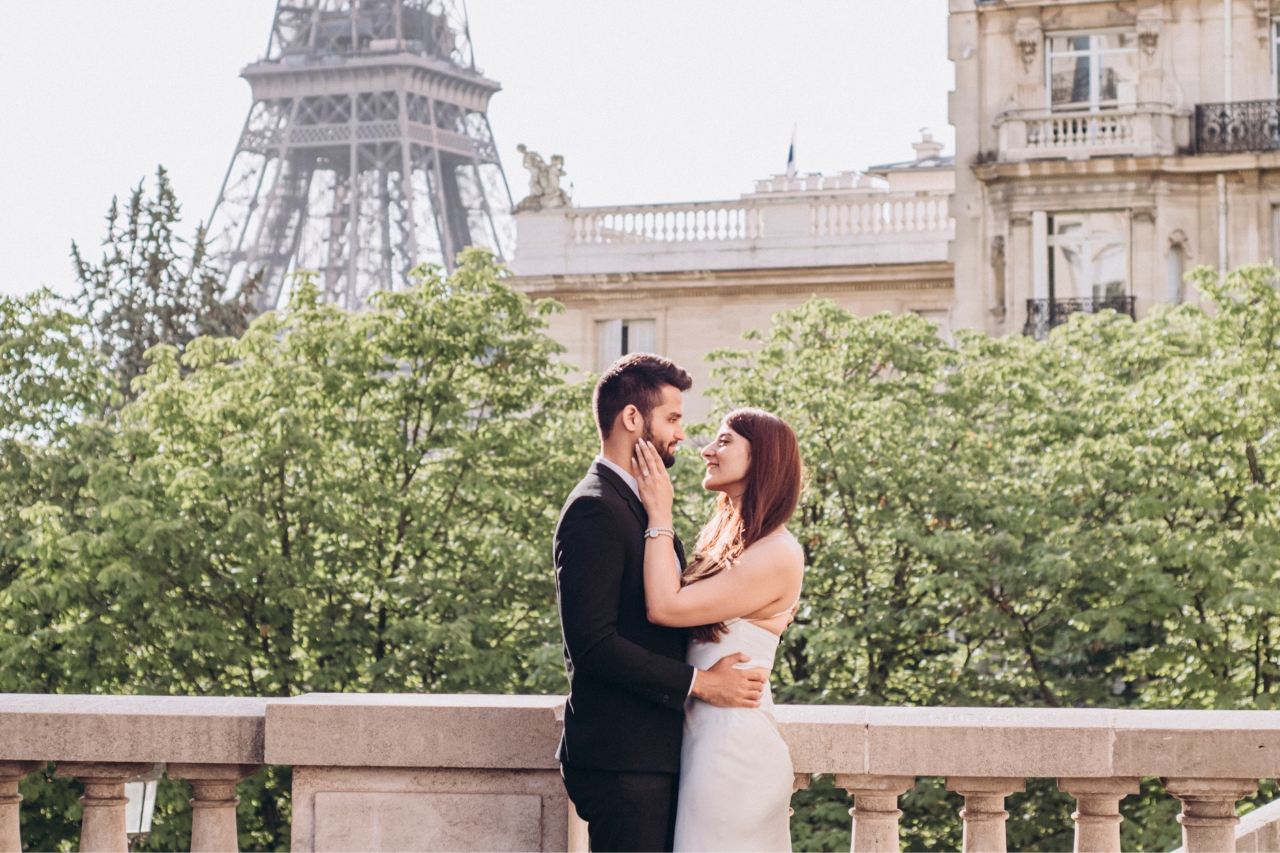 featured photo spot in Paris for proposals photo shoots