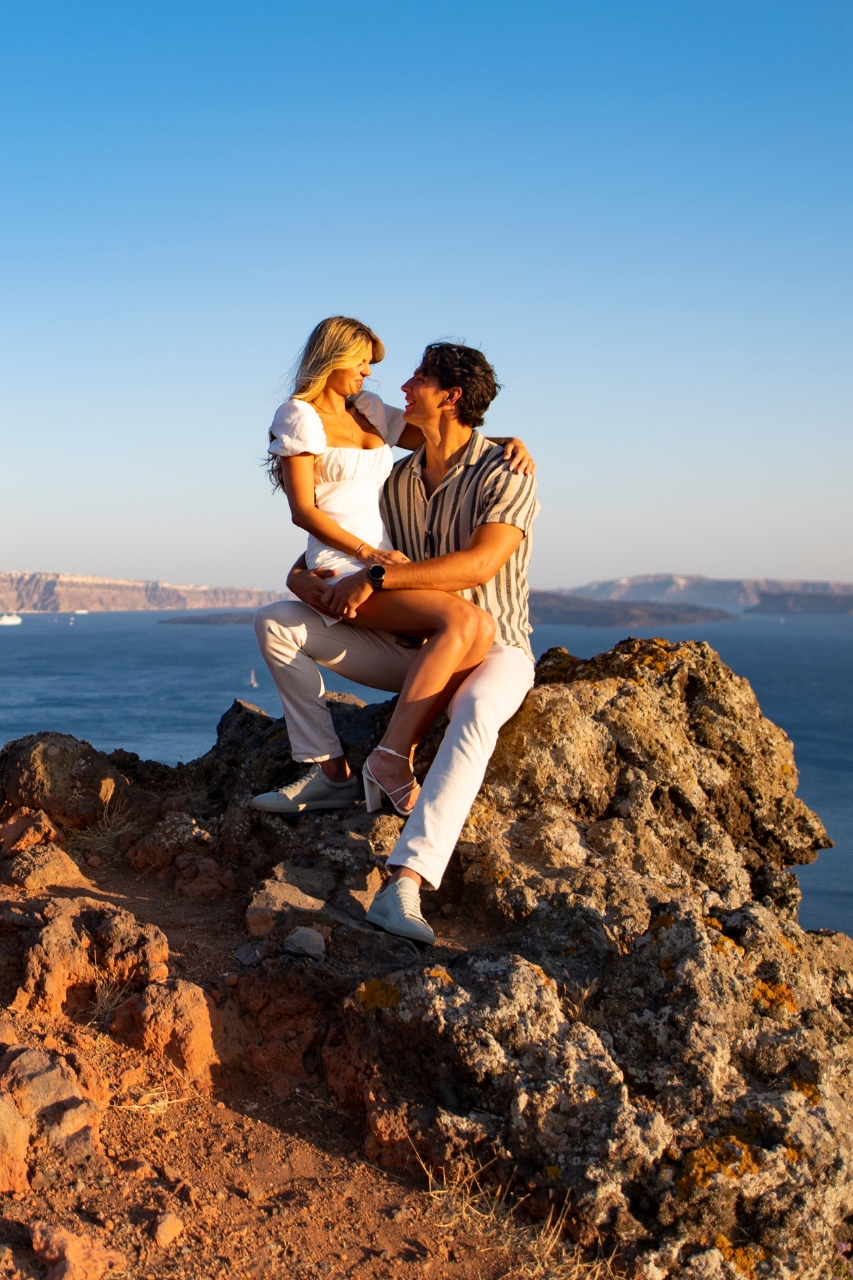 featured photo spot in Santorini for proposals photo shoots gallery