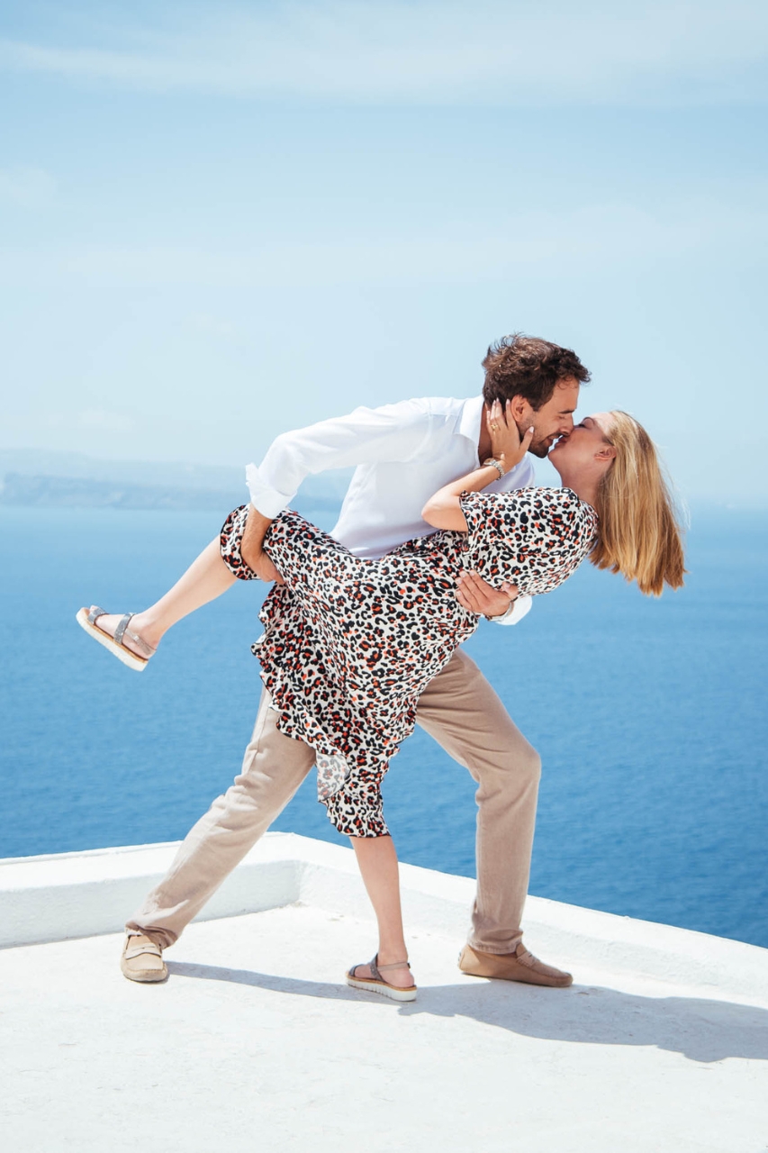 featured photo spot in Santorini for proposals photo shoots gallery