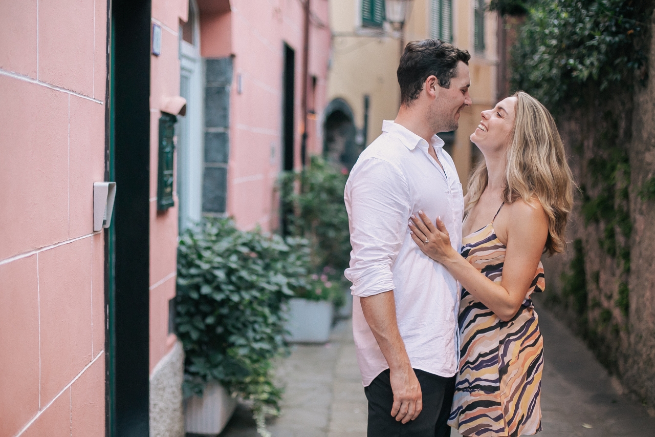 hire a proposal photograhper in Cinque Terre