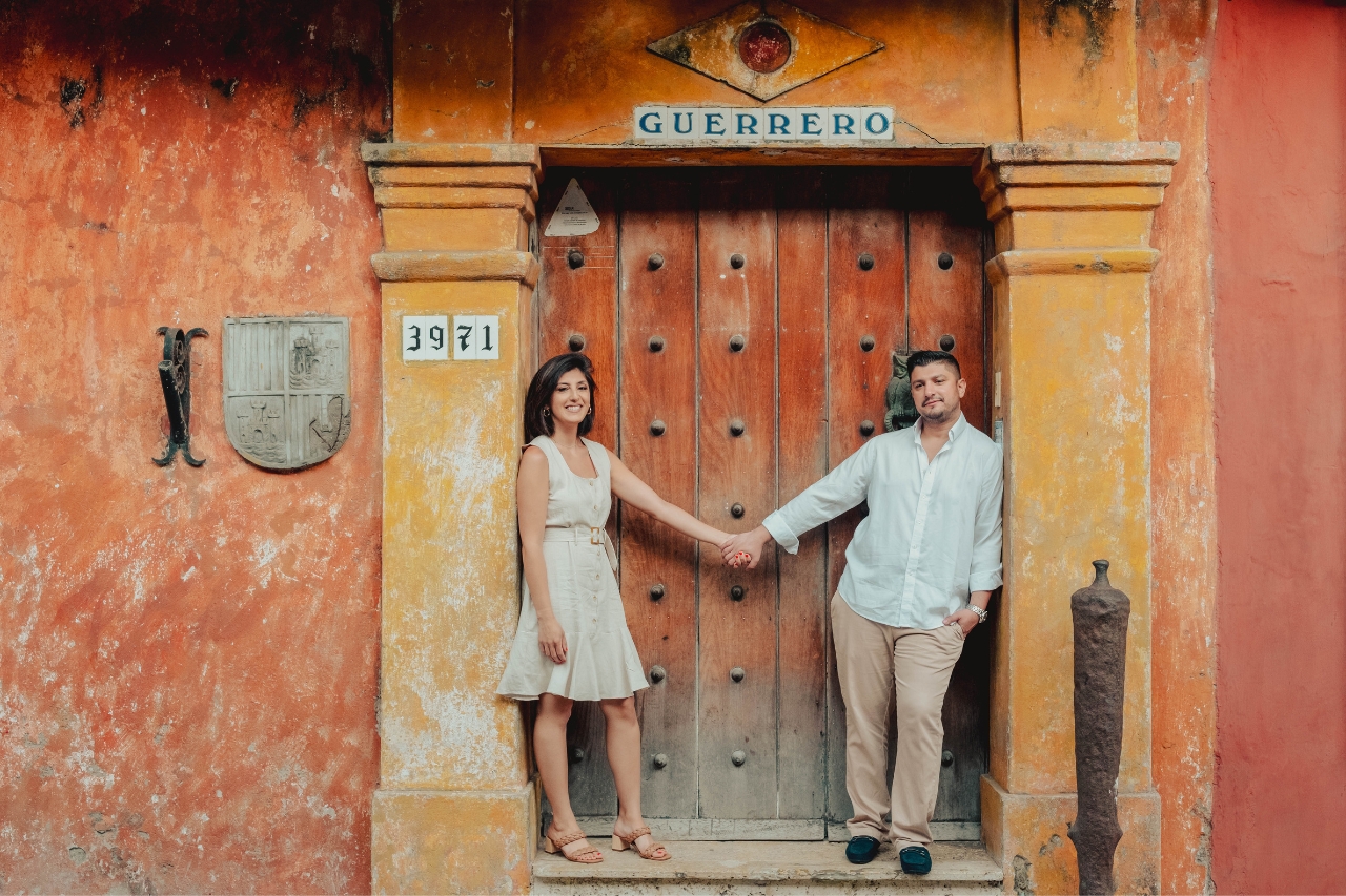 book a proposal photo shoot in Cartagena cta image