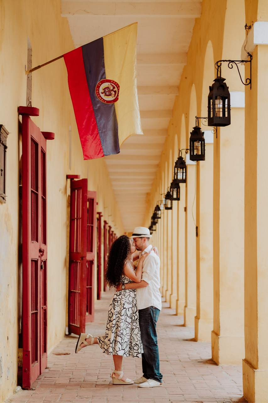 hire a proposal photograhper in Cartagena