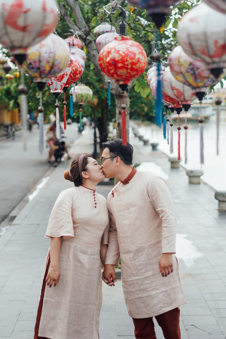 hire a proposal photograhper in Hoi An