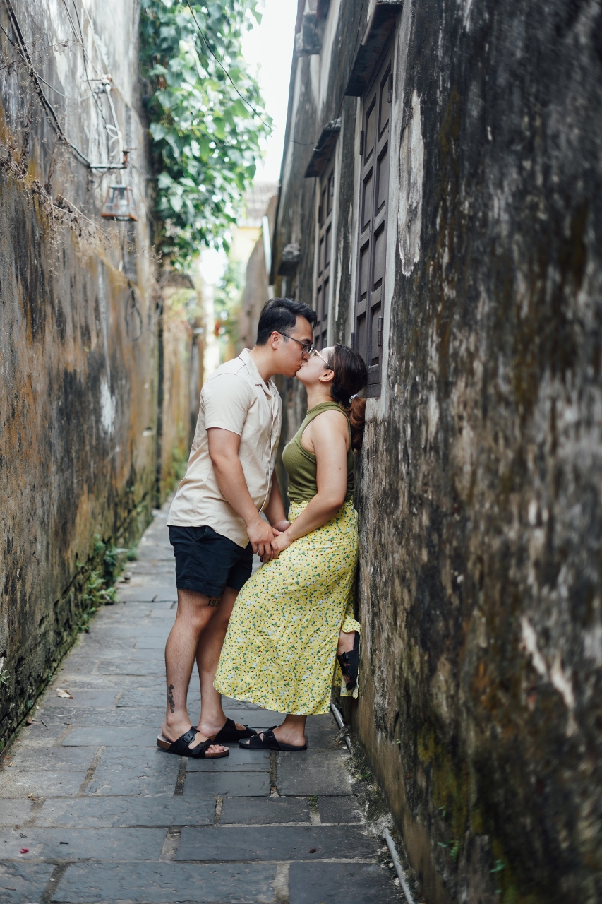 hire a proposal photograhper in Hoi An