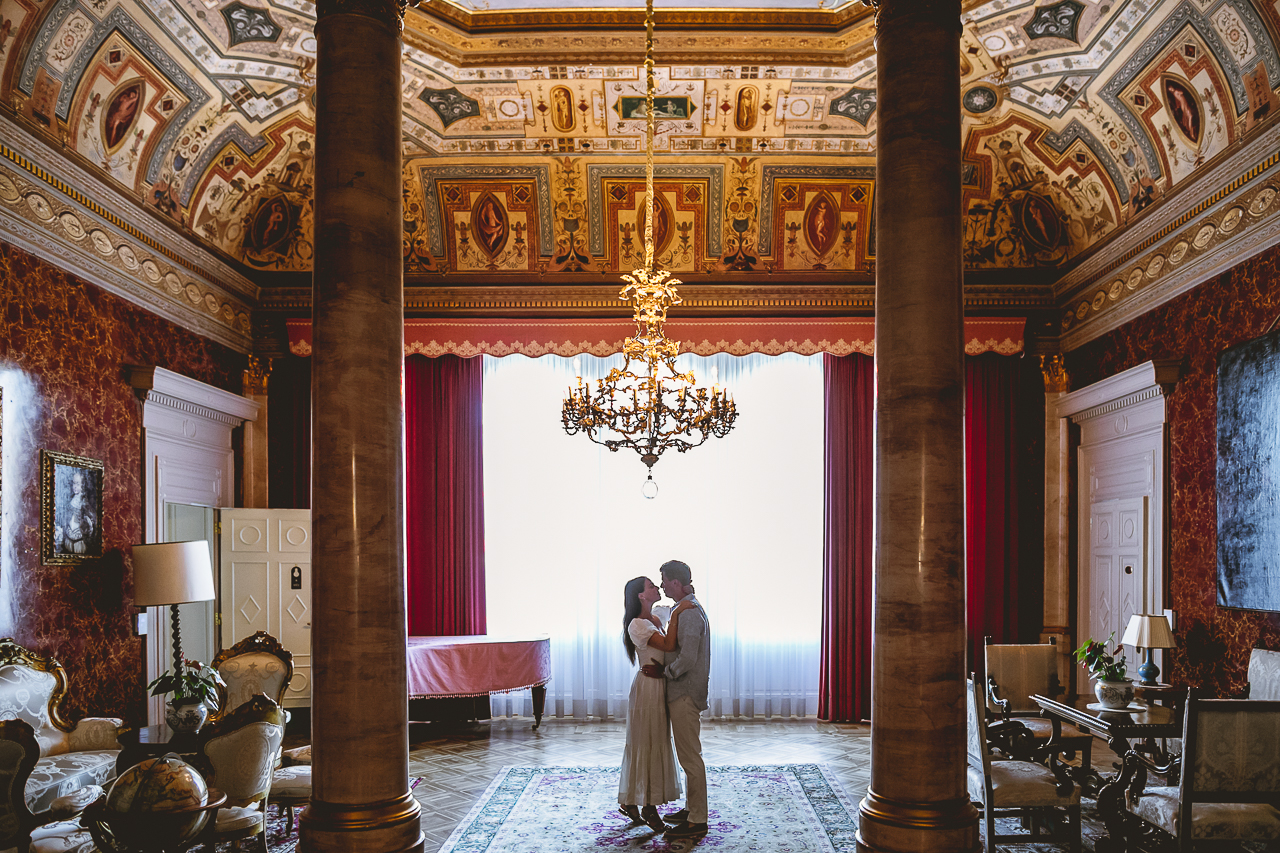 hire a proposal photograhper in Lake Como