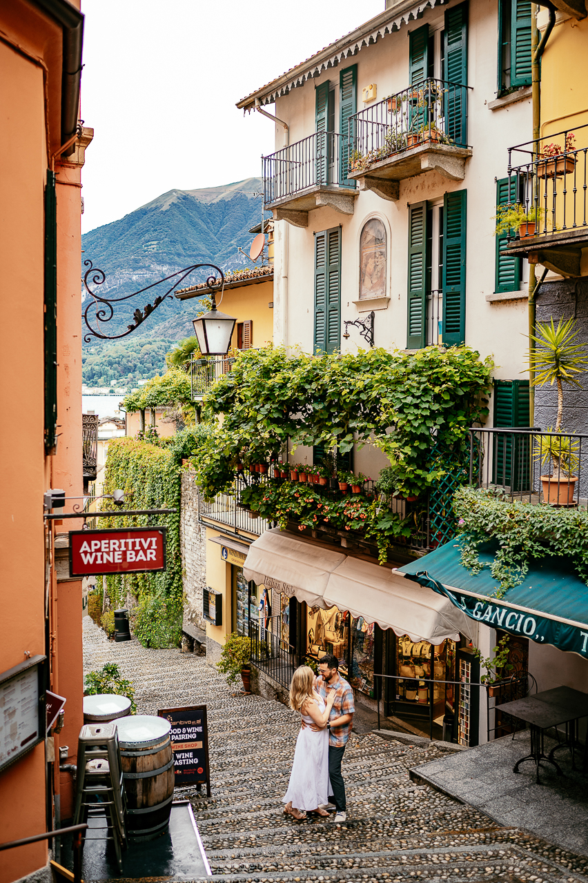 hire a proposal photograhper in Lake Como