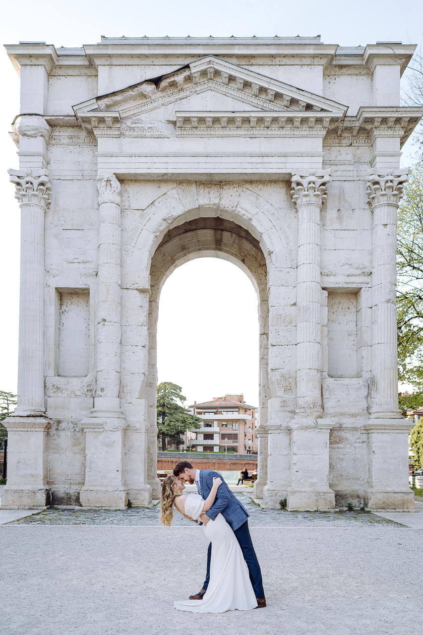 hire a proposal photograhper in Verona