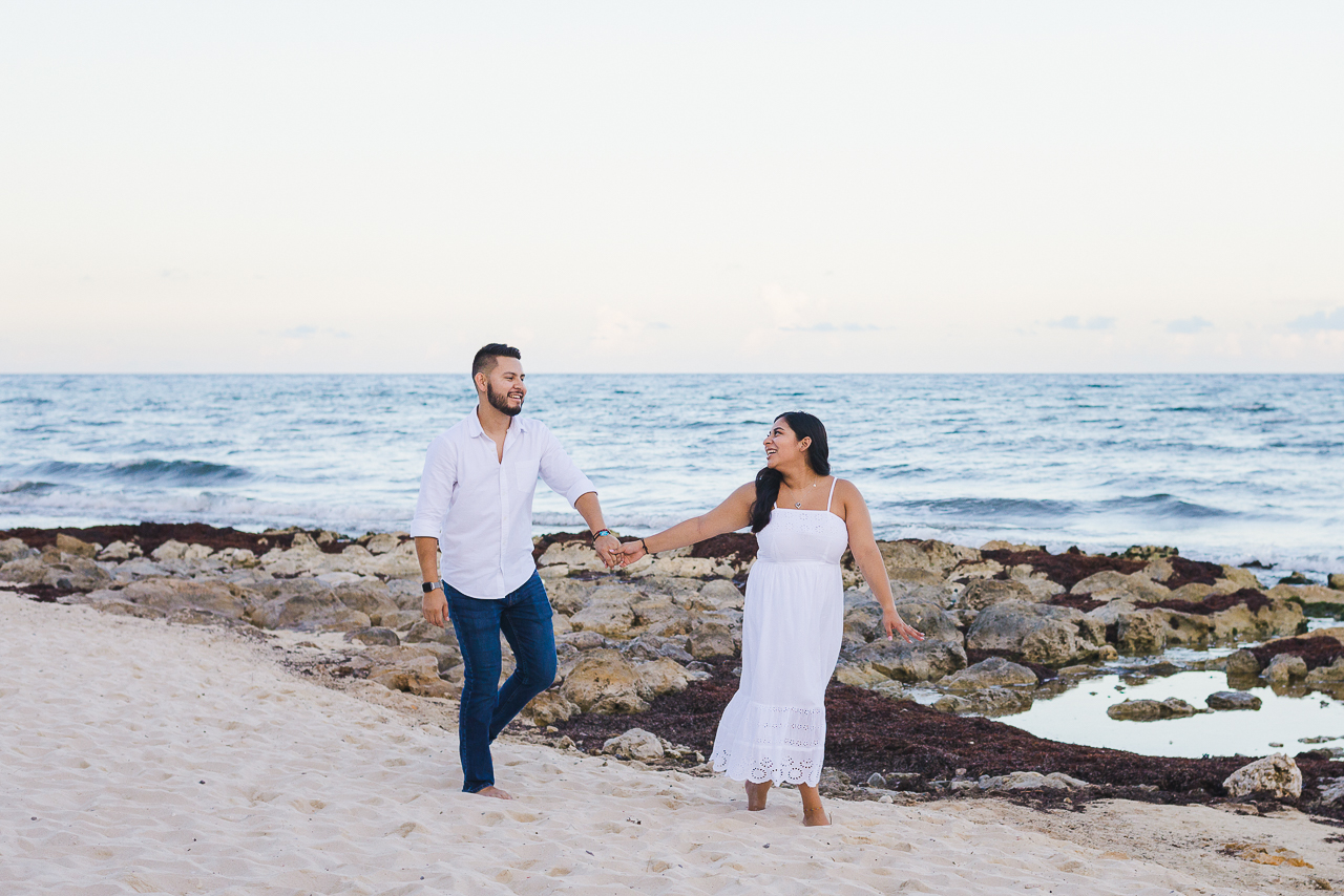 hire a proposal photograhper in Playa del Carmen