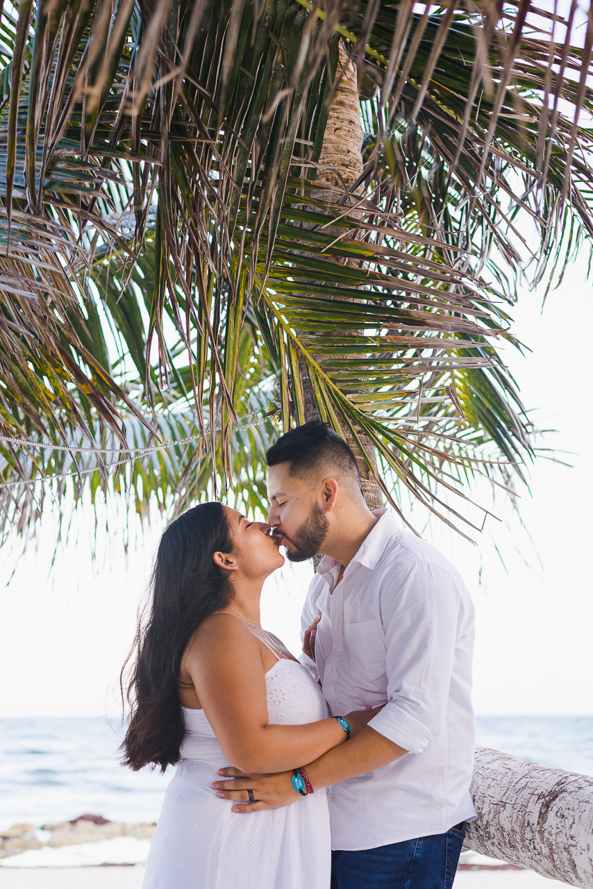 hire a proposal photograhper in Playa del Carmen