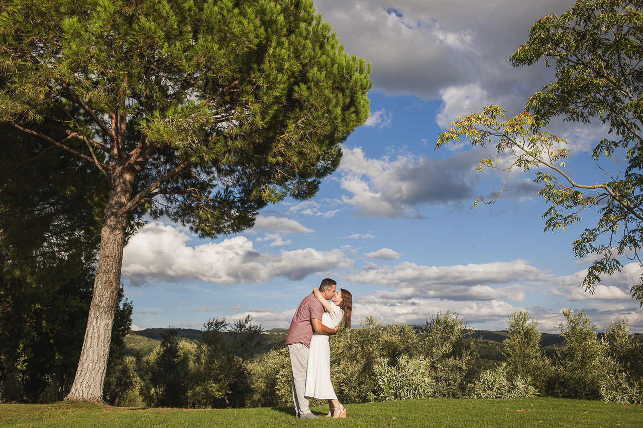 featured photo spot in Tuscany for proposals photo shoots gallery