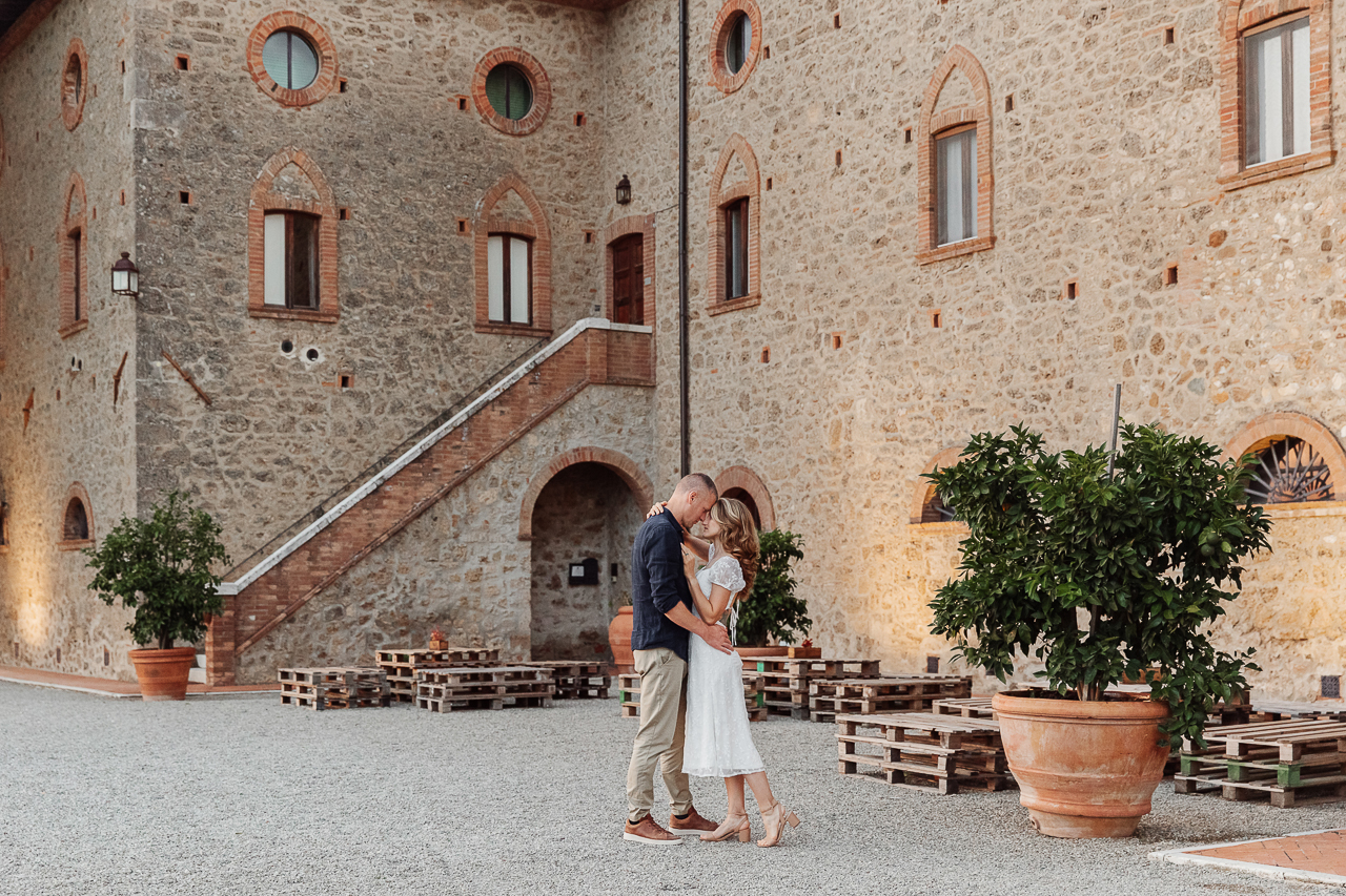 featured photo spot in Tuscany for proposals photo shoots gallery