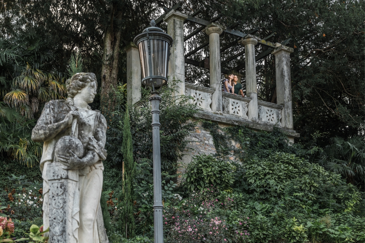 hire a proposal photograhper in Lake Garda