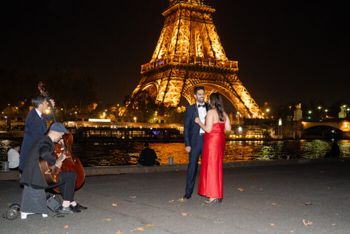 paris-family-local-lens-eiffel-tower