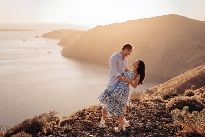 local-lens-santorini-greece-proposal